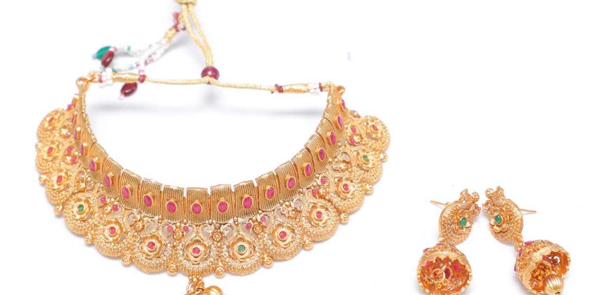 Purchase Artificial Replica Jewellery Online to Look Fashionable