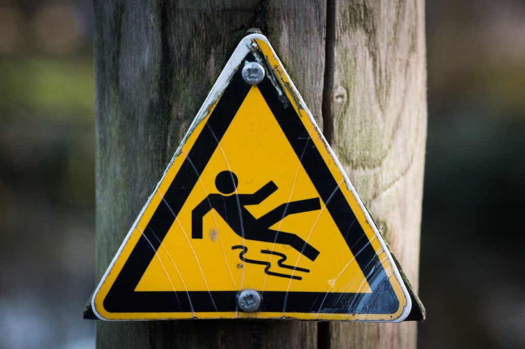 How To Choose The Right Slip And Fall Accident Lawyer Glendale? - TwinsCityAutoParts