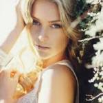 Felicia Steeves Profile Picture