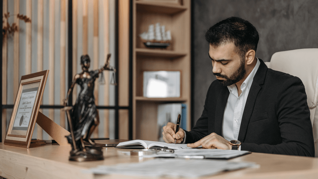 Best Lawyers in Dubai | Top Advocates & Legal Consultants in UAE