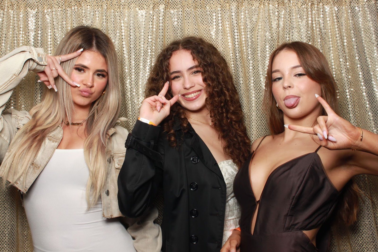 #1 Photo Booth Hire in Australia | Photo Booth | Bondi Booths