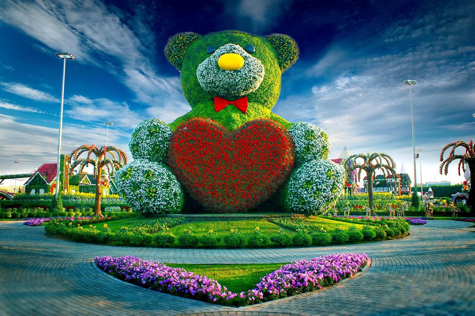 Dubai Miracle Garden – Explore Dubai’s Stunning Floral Wonderland | Official Tour Experience