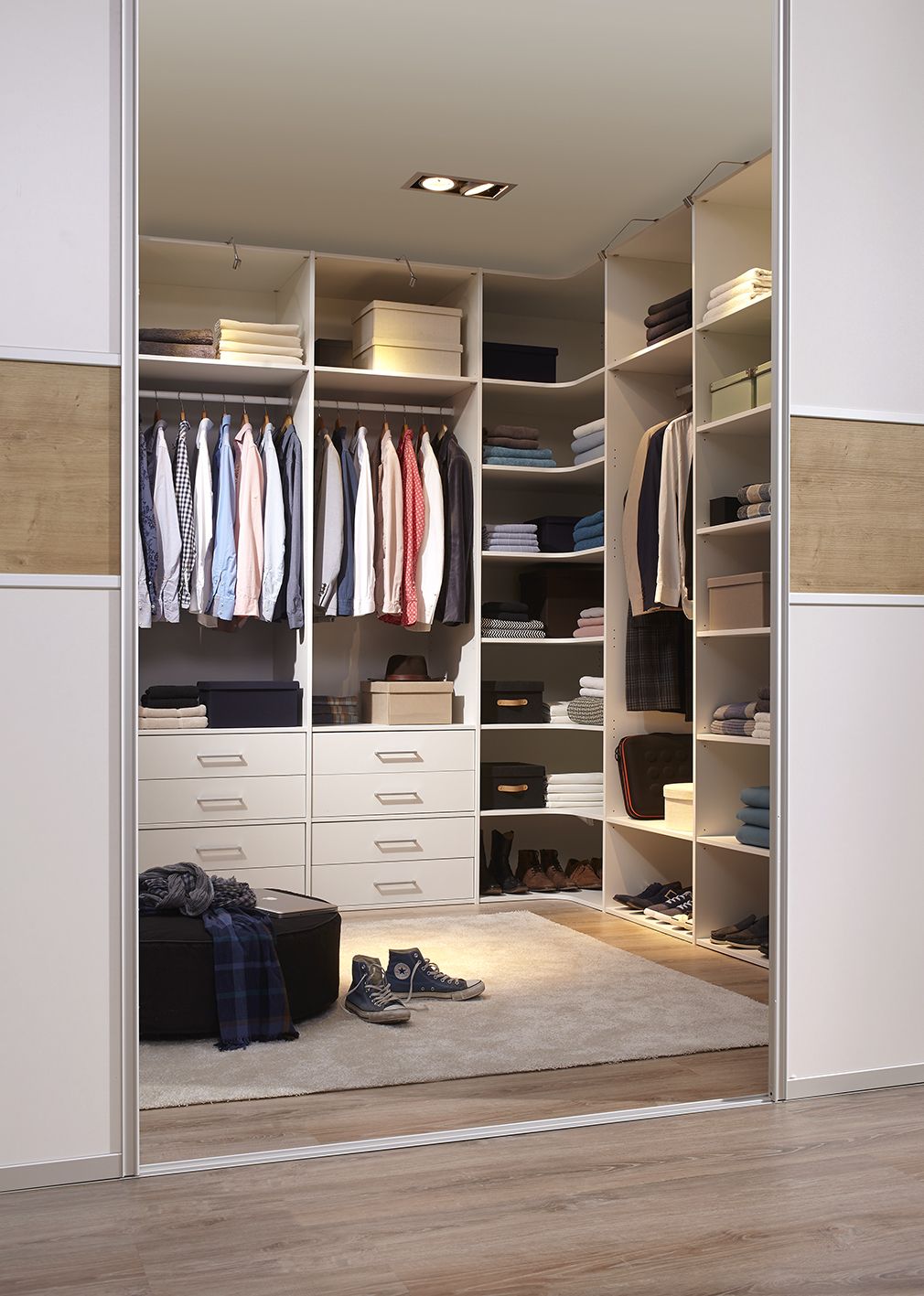 Modern Closets Cover Image